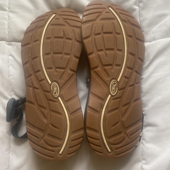 checkered chacos! - Picture 2 of 2